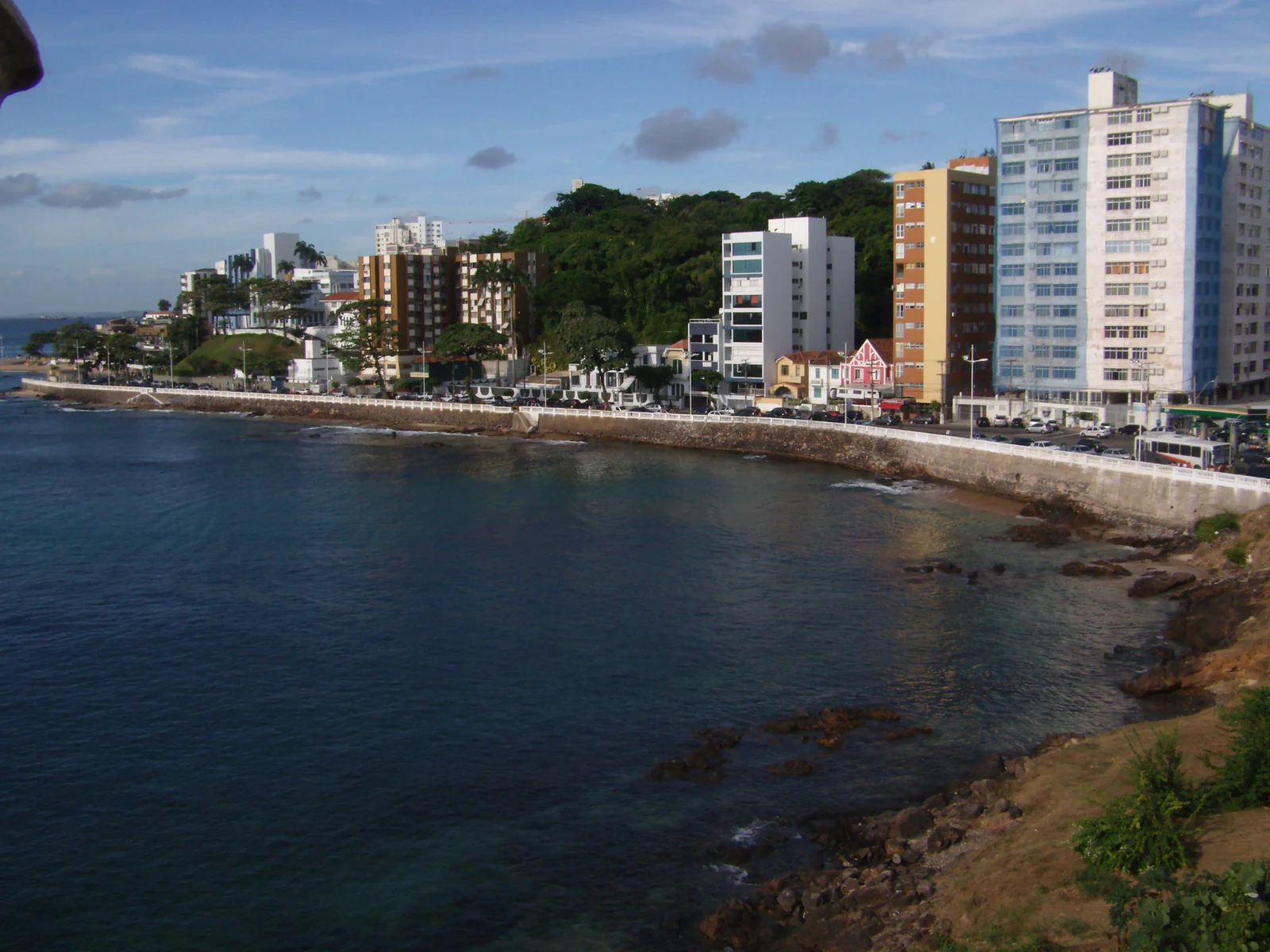 Praia do Porto da Barra (Salvador).jpg