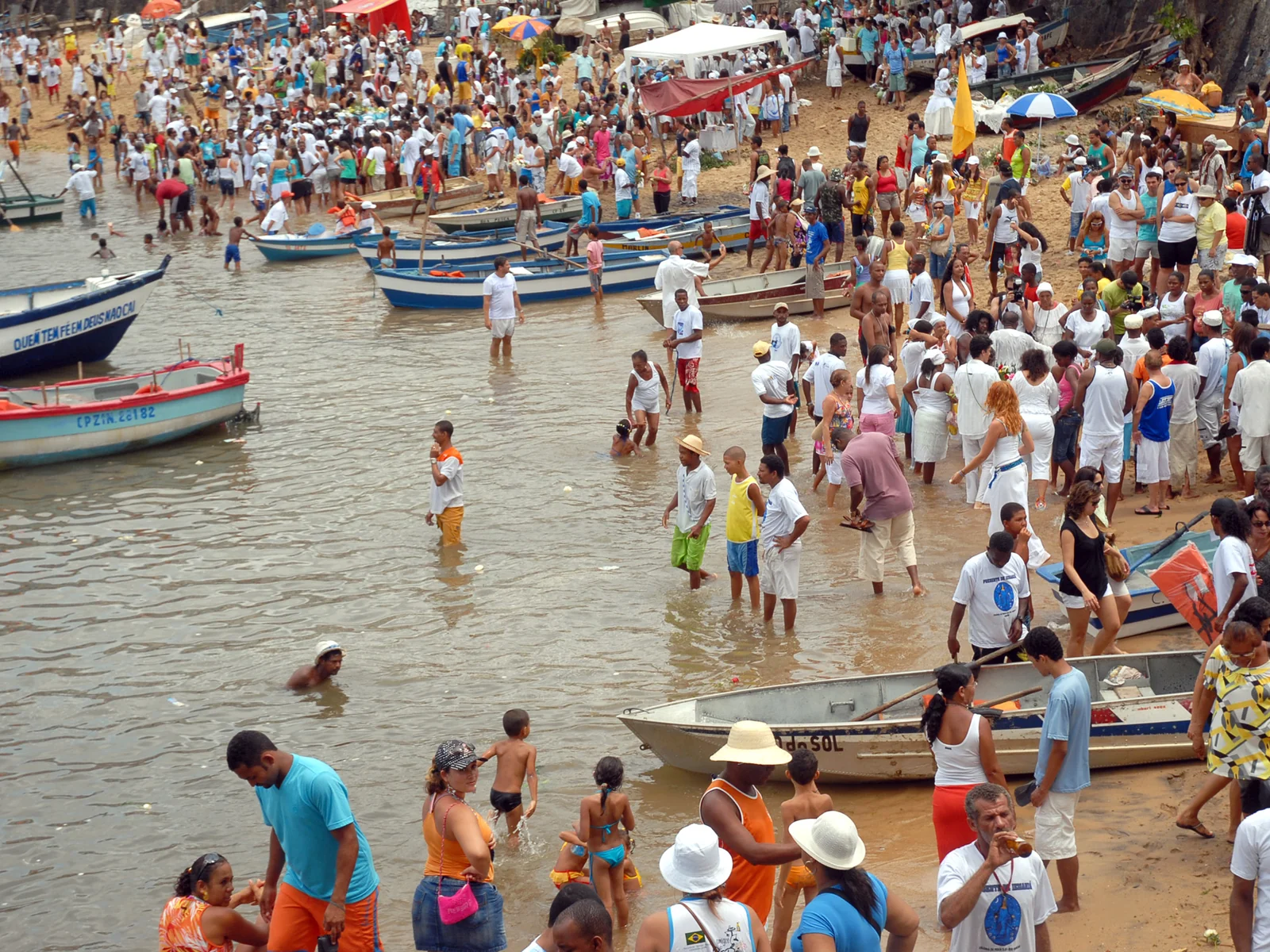 Praia do Rio Vermelho na festa de Iemanja2.jpg