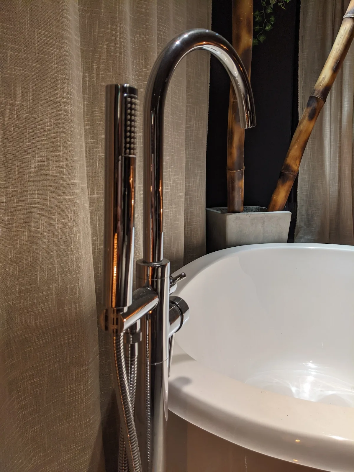 Banheiro completo — Penthouse Jacuzzi ao Lado do Elevador, Salvador, Bahia