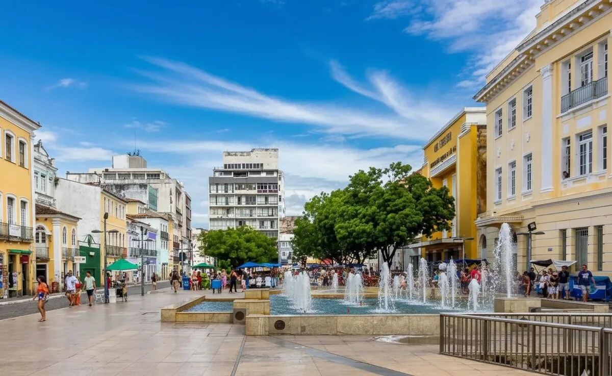 Praça da Sé com o prédio no fundo da foto — Penthouse Jacuzzi ao Lado do Elevador, Salvador, Bahia